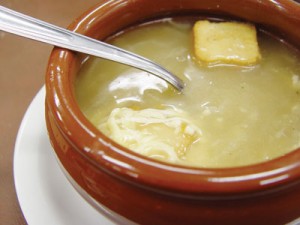 comida-francesa-sopa-de-cebola