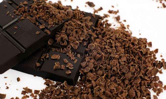 chocolate-negro-beneficios-a-saude