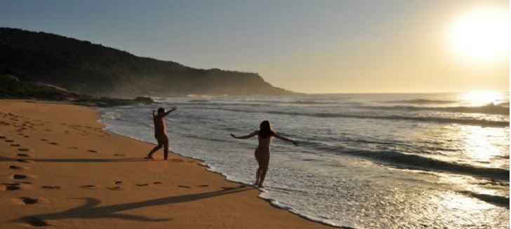 Praia Para Nudismo no Brasil – Onde Encontrar