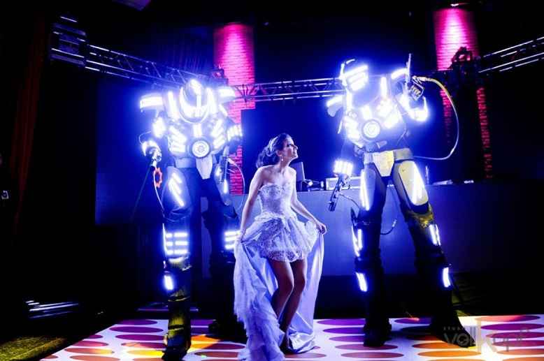 Robôs de LED – Animação de Festa